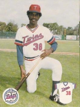 1986 Minnesota Twins #26 Ron Washington Front
