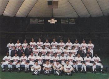 1987 Minnesota Twins #31 Team Photo Front