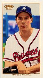 2002 Topps 206 - Cycle #9 Greg Maddux Front