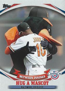 2014 Topps Opening Day - Between Innings #BI-8 Hug a Mascot Front