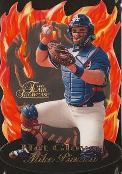 1997 Flair Showcase - Hot Gloves #11 Mike Piazza Front