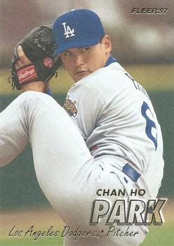 1997 Fleer #370 Chan Ho Park Front