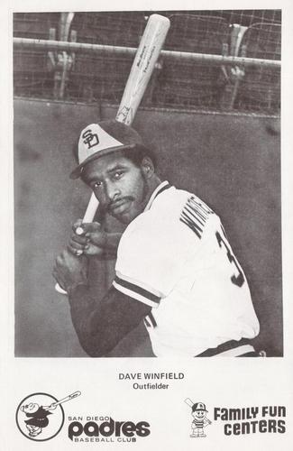 1977 Family Fun Centers San Diego Padres #NNO Dave Winfield Front