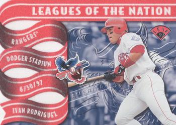 1997 Leaf - Leagues of the Nation #5 Mike Piazza / Ivan Rodriguez Front
