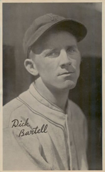 1935 Goudey Premiums (R309-2) #NNO Dick Bartell Front