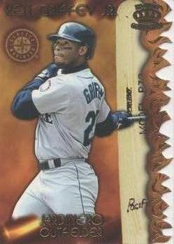 1997 Pacific Prism Invincible - Sizzling Lumber #SL-6A Ken Griffey Jr. Front