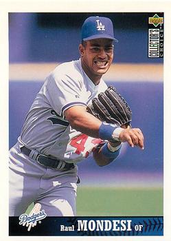 1997 Collector's Choice Los Angeles Dodgers #LA1 Raul Mondesi Front