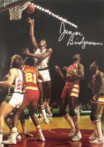 1977-78 Milwaukee Bucks Action Photos #NNO Junior Bridgeman Front