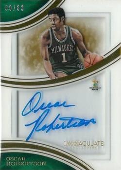 2015-16 Panini Immaculate Collection - Shadowbox Signatures #SS-OR Oscar Robertson Front