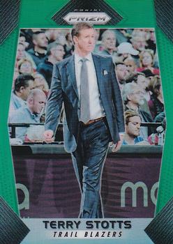 2017-18 Panini Prizm - Prizms Green #150 Terry Stotts Front