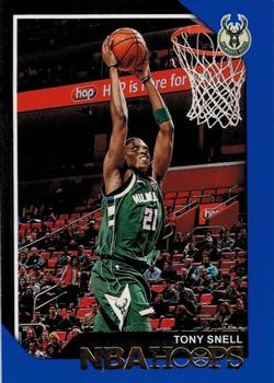 2018-19 Hoops - Blue #64 Tony Snell Front