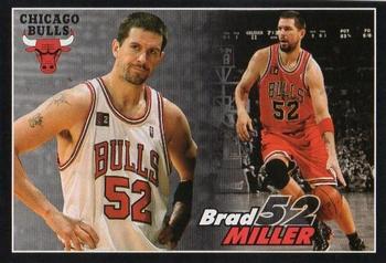 2009-10 Panini NBA Stickers (Brazil/Portuguese) #61 Brad Miller Front