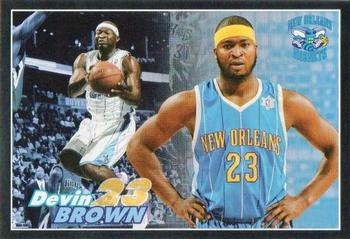 2009-10 Panini NBA Stickers (Brazil/Portuguese) #357 Devin Brown Front