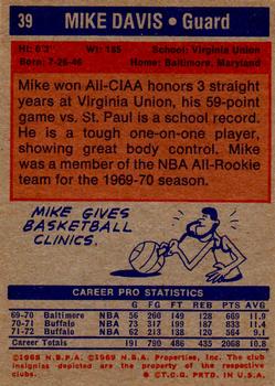 1972-73 Topps #39 Mike Davis Back
