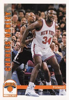 1992-93 Hoops #157 Charles Oakley Front