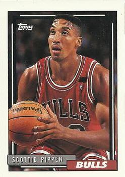 1992-93 Topps #389 Scottie Pippen Front