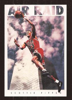 1993-94 SkyBox Premium #321 Scottie Pippen Front