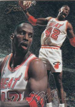 1995-96 Flair #73 Kevin Willis Front