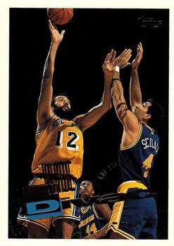 1995-96 Topps #255 Vlade Divac Front
