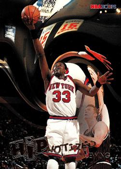 1996-97 Hoops - Hipnotized #H12 Patrick Ewing Front