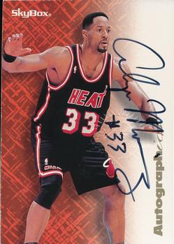 1996-97 SkyBox Premium - Autographics Black Ink #NNO Alonzo Mourning Front