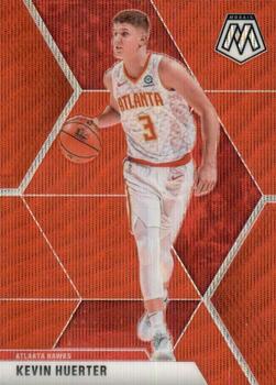 2019-20 Panini Mosaic - Red Wave Prizm #24 Kevin Huerter Front