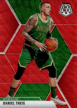 2019-20 Panini Mosaic - Red Wave Prizm #129 Daniel Theis Front