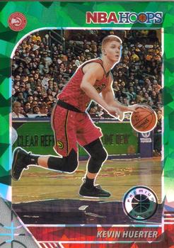 2019-20 Hoops Premium Stock - Prizms Green Cracked Ice #3 Kevin Huerter Front