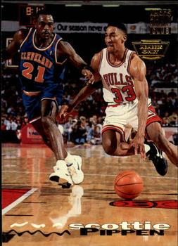 1993-94 Stadium Club - Members Only #300 Scottie Pippen Front
