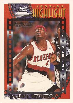 1993-94 Topps - Gold #5 Clifford Robinson Front