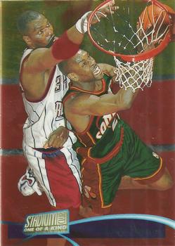 1997-98 Stadium Club - One of a Kind #4 Gary Payton Front