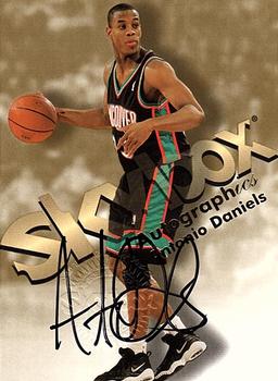 1998-99 SkyBox Premium - Autographics #NNO Antonio Daniels Front