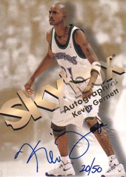 1998-99 SkyBox Premium - Autographics Blue #NNO Kevin Garnett Front