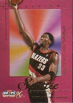 1999-00 Hoops Decade - Retrospection Collection Parallel #9RC Scottie Pippen Front
