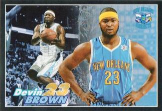 2009-10 Panini NBA Stickers (Argentina) #357 Devin Brown Front