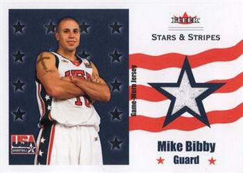 2003-04 Fleer Avant - Stars and Stripes #2SS Mike Bibby Front