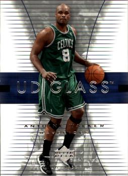 2003-04 UD Glass #4 Antoine Walker Front