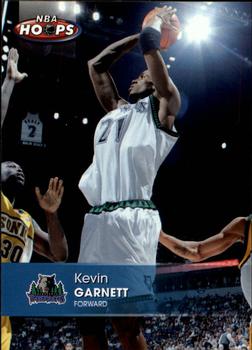 2005-06 Hoops #76 Kevin Garnett Front
