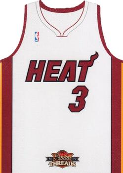 2009-10 Panini Threads - Team Threads Home #22 Dwyane Wade Front