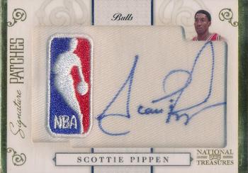 2009-10 Playoff National Treasures - Signature Patches NBA Logo #14 Scottie Pippen Front