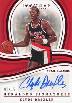 2022-23 Panini Immaculate Collection - Heralded Signatures Red #IHS-CLY Clyde Drexler Front