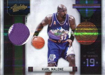 2010-11 Panini Absolute Memorabilia - Absolute Heroes Materials Prime #9 Karl Malone Front