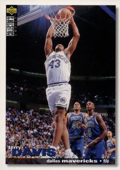 1995-96 Collector's Choice Portuguese II #25 Terry Davis Front