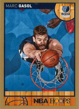 2013-14 Hoops - Gold #17 Marc Gasol Front