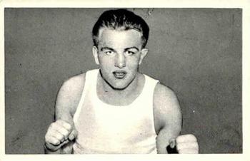 1935 United Tobacco World Famous Boxers #39 Walter Neusel Front