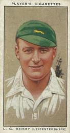1934 Player's Cricketers #5 Les Berry Front