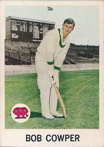 1965 Scanlen's Cricket #15 Bob Cowper Front