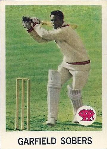 1965 Scanlen's Cricket #28 Garfield Sobers Front