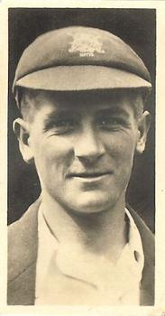 1928 Major Drapkin & Co. Australian and English Test Cricketers #18 Harold Larwood Front
