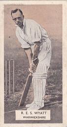 1934 Carreras A Series Of 50 Cricketers #28 Bob Wyatt Front